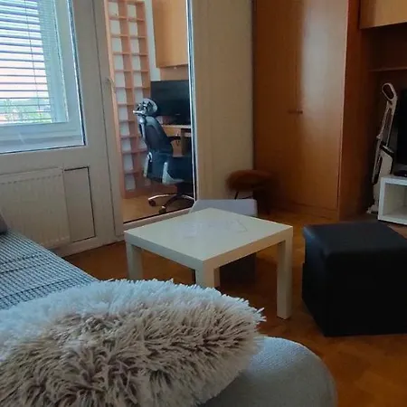 Corner Tower // Prijetno Stanovanje Za 4 Osebe + Free Parking Daire *