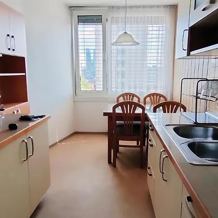 Corner Tower // Prijetno Stanovanje Za 4 Osebe + Free Parking Daire *