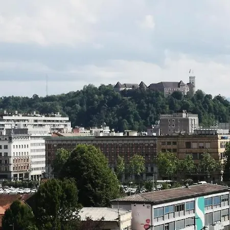 Corner Tower // Prijetno Stanovanje Za 4 Osebe + Free Parking Ljubljana