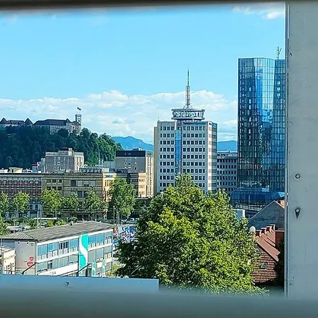 Apartment Corner Tower // Prijetno Stanovanje Za 4 Osebe + Free Parking *